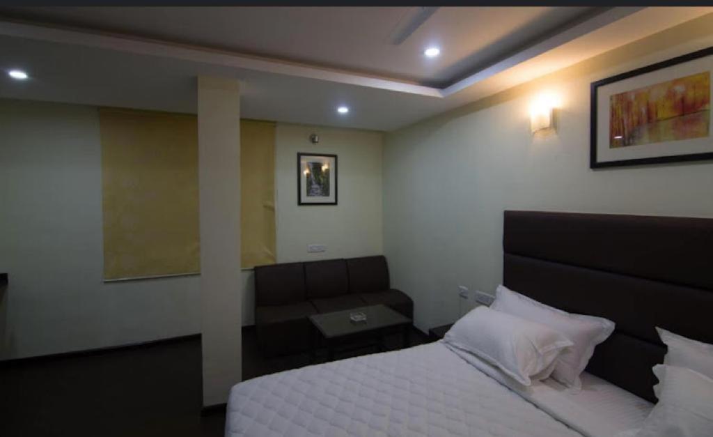 Hotel Ample Yard Chennai Zewnętrze zdjęcie