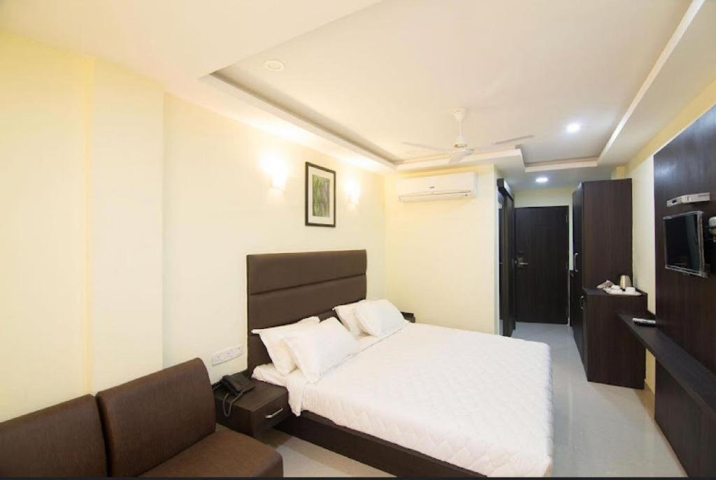 Hotel Ample Yard Chennai Zewnętrze zdjęcie
